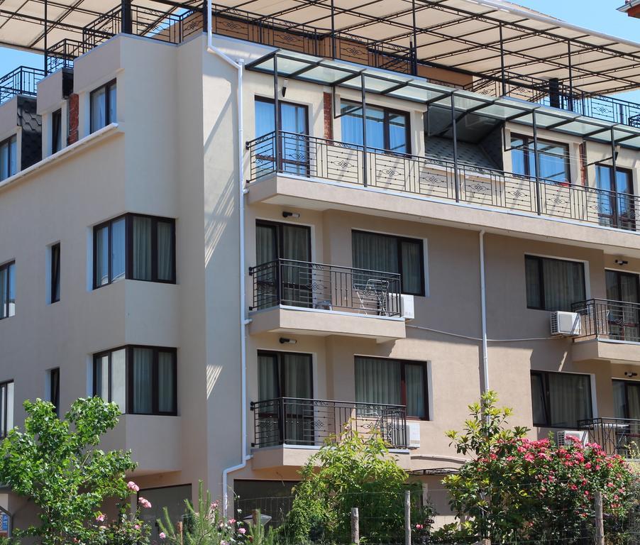 Flowers Apartments Несебир Екстер'єр фото