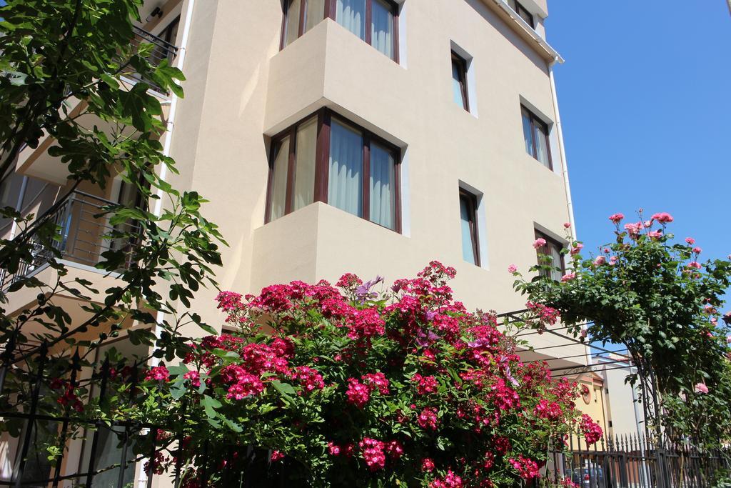 Flowers Apartments Несебир Екстер'єр фото