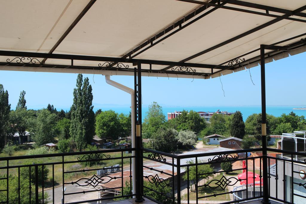 Flowers Apartments Несебир Екстер'єр фото